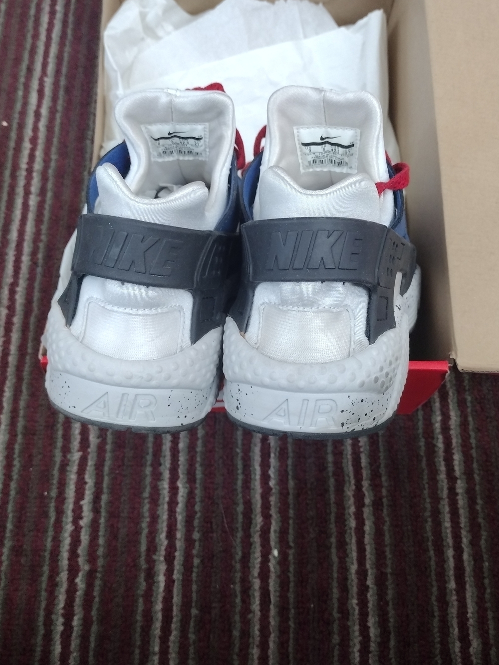 Nike Blue White Red Low-Top Sneakers with Neon Yellow Accents - Picture 2 of 5